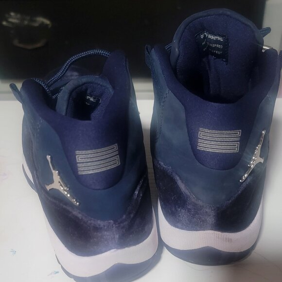 Shoes - Picture 3 of 4